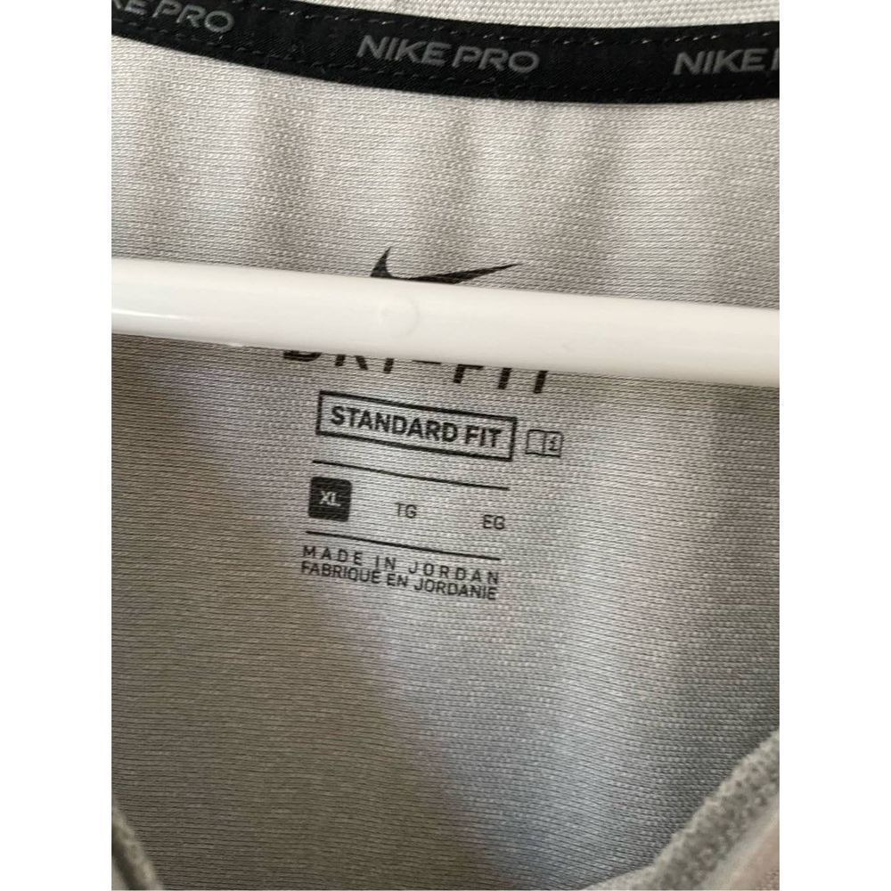 nike tee - Picture 2 of 2